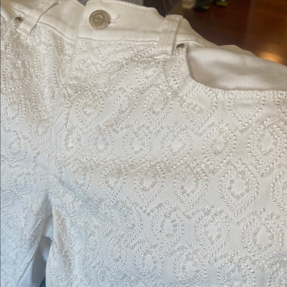 ⭐️White House Black Market Ivory Beaded Skinny Jeans- Size 8R